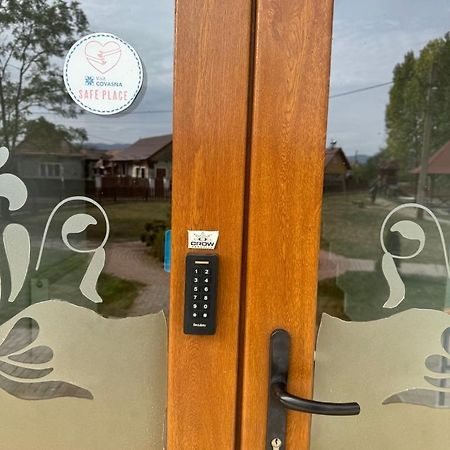 Camere De Inchiriat Hatuica Екстер'єр фото